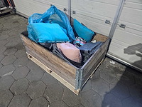 Diversen kussens en kleedjes - afbeelding 1 van  4