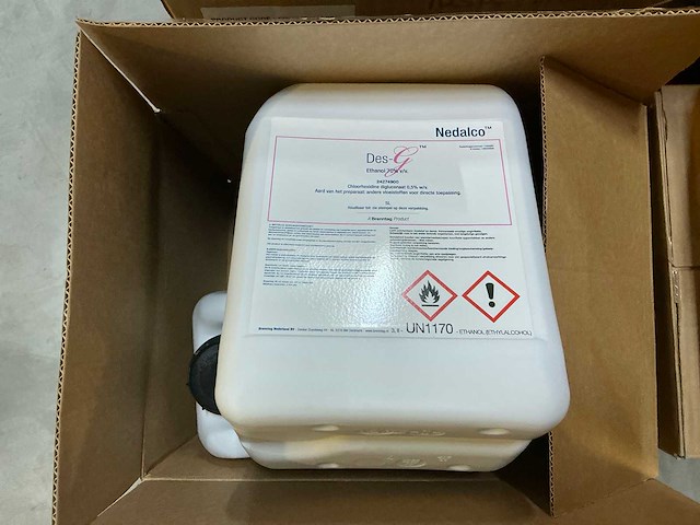 Diversen nageltoebehoren en bio ethanol - afbeelding 3 van  13