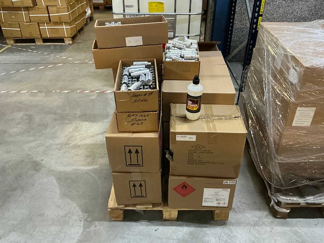 Diversen nageltoebehoren en bio ethanol - afbeelding 9 van  13