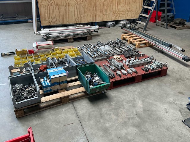 Diversen pneumatische gereedschappen - afbeelding 4 van  27