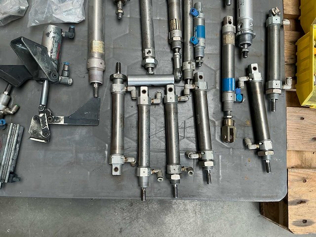 Diversen pneumatische gereedschappen - afbeelding 3 van  22