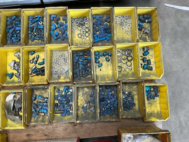 Diversen pneumatische gereedschappen - afbeelding 14 van  22