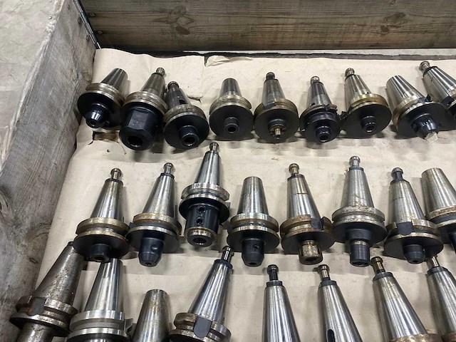 Diversen soorten en merken tool holders (34x) - afbeelding 5 van  11