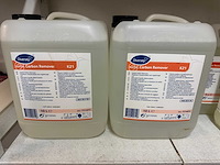 Diversey - carbon remover - inweekmiddel (5x) - afbeelding 2 van  3