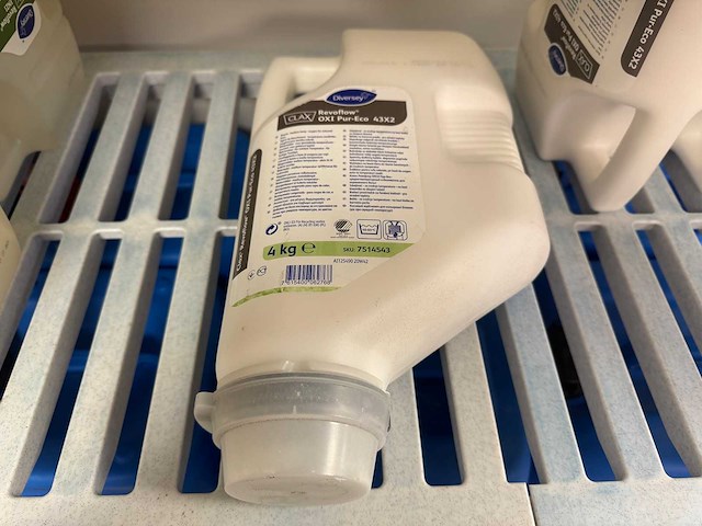 Diversey - clax revoflow oxi pur-eco - fles bleekmiddel voor gekleurd textiel (5x) - afbeelding 2 van  3
