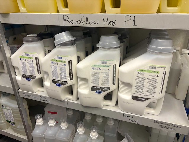 Diversey - clax revoflow oxi pur-eco - fles bleekmiddel voor gekleurd textiel (8x) - afbeelding 1 van  2