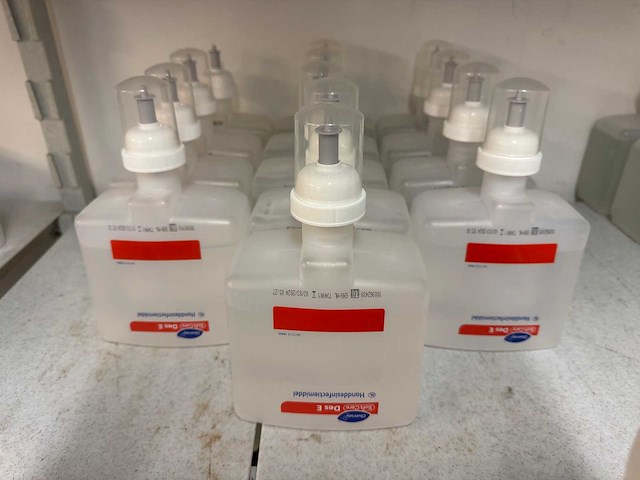 Diversey - fles handdesinfectiemiddel (13x) - afbeelding 1 van  2