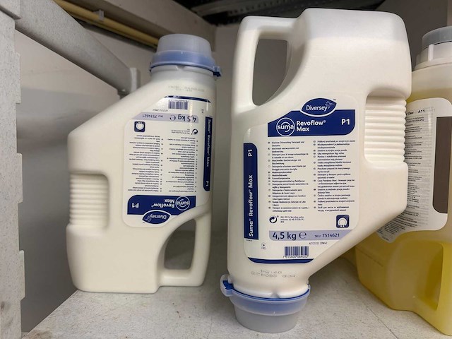 Diversey - fles vaatwasmiddel met bleekwerking (2x) - afbeelding 1 van  1