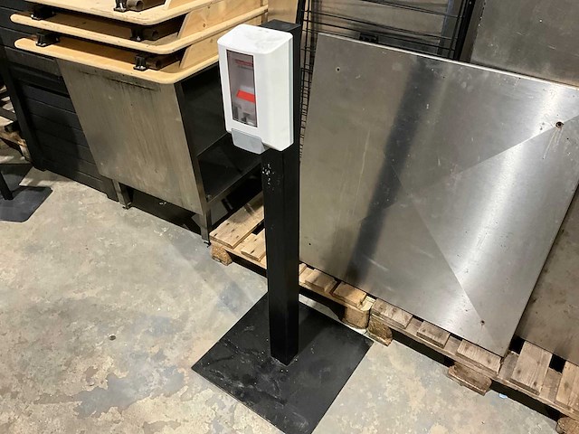 Diversey - intellicare floor stand - handdesinfectiezuil met navulling - afbeelding 1 van  5