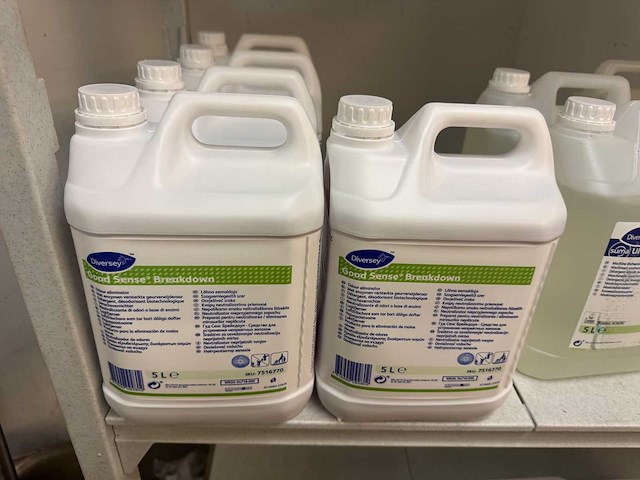 Diversey - met enzymen versterkte geurverwijderaar (5x) - afbeelding 2 van  3