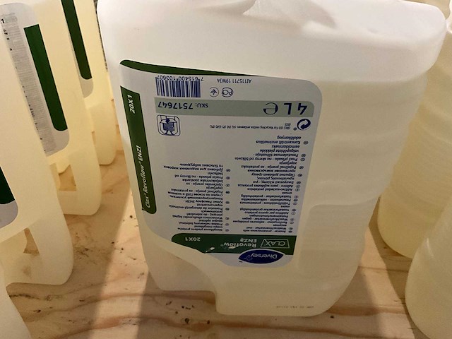 Diversey - revoflow enzi - fles waskrachtversterker met enzymen (6x) - afbeelding 2 van  2