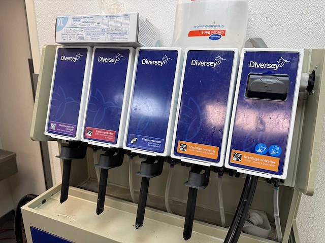 Diversey - s848861012 - zeep doseersysteem - afbeelding 3 van  4