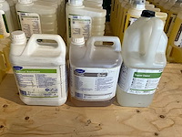 Diversey - schoonmaakmiddel (3x) - afbeelding 1 van  4