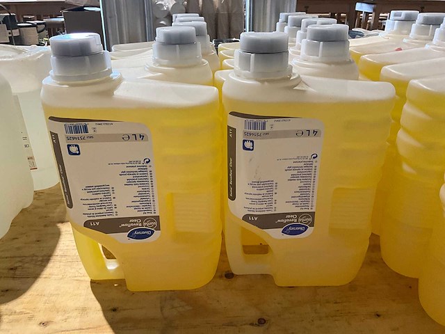 Diversey - suma revoflow clear - fles naspoelmiddel (10x) - afbeelding 2 van  2