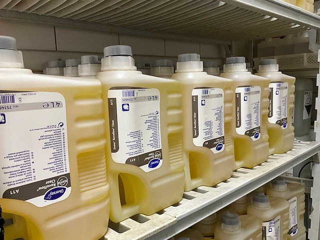 Diversey - suma revoflow clear - naspoelmiddel (5x) - afbeelding 2 van  2