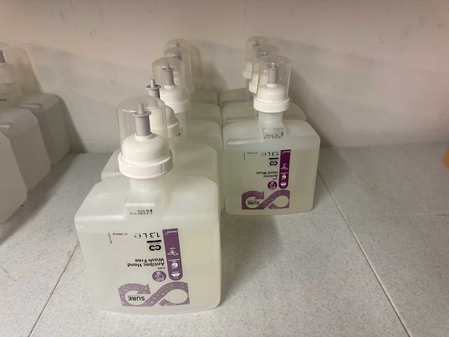 Diversey - sure - handzeep (8x) - afbeelding 1 van  2