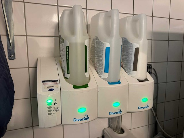 Diversey - zeep dossersysteem - afbeelding 2 van  4