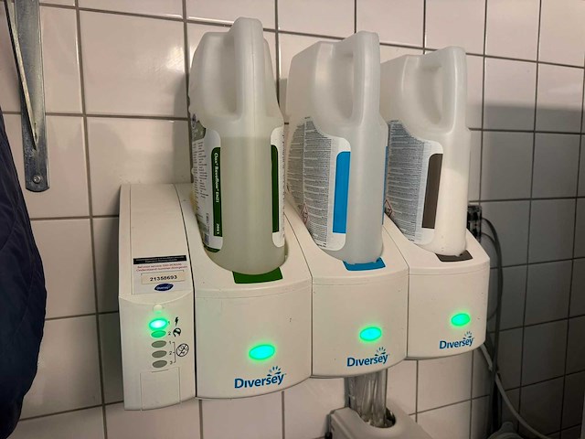 Diversey - zeep dossersysteem - afbeelding 3 van  4