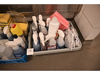 Diversey / andy partij diverse schoonmaak flacons (28 stuks ) en toebehoren - afbeelding 7 van  7