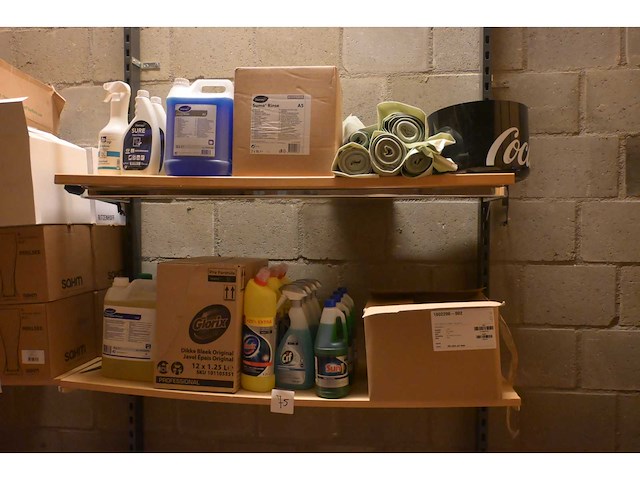 Diversey / dr. becker / glorix partij diverse hygiene benodigdheden - afbeelding 1 van  8