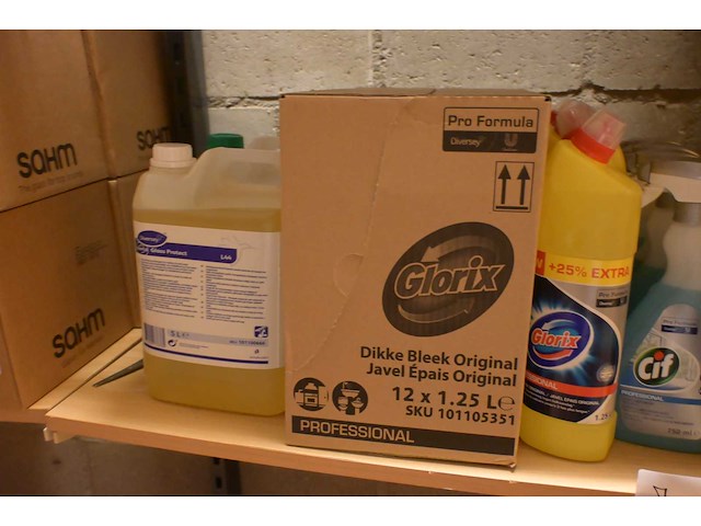 Diversey / dr. becker / glorix partij diverse hygiene benodigdheden - afbeelding 8 van  8
