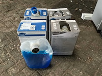 Diversey nova pur-eco vaatwasmiddel en naspoelmiddel - afbeelding 1 van  3