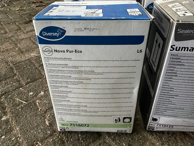 Diversey nova pur-eco vaatwasmiddel en naspoelmiddel - afbeelding 2 van  3