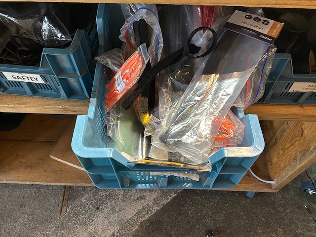 Dj meubel met tv - afbeelding 9 van  11