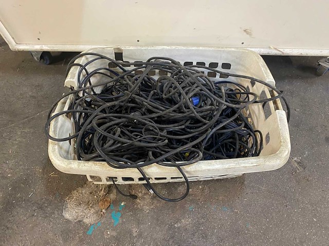 Dj-set en apparatuur - afbeelding 4 van  5