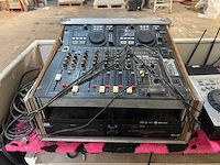 Dj-set en apparatuur - afbeelding 8 van  11