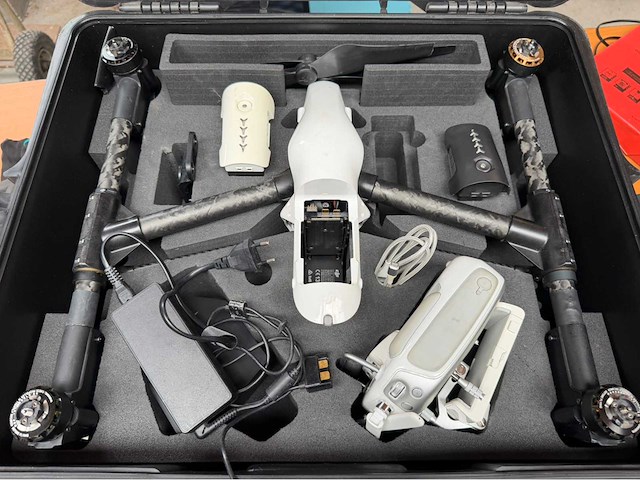 Dji inspire 1 t600 drone set met zenmuse camera, 2x tb47 accu en koffer - afbeelding 1 van  8