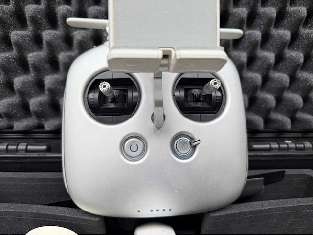 Dji inspire 1 t600 drone set met zenmuse camera, 2x tb47 accu en koffer - afbeelding 2 van  8