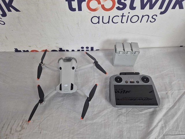 Dji mini 4 pro - drone - fly more combo - met rc331 smart controller - afbeelding 3 van  3