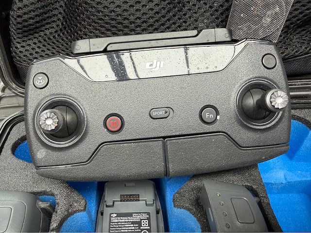 Dji spark groen drone set met controller, 2 accu’s en harde koffer (defect/onvolledig) - afbeelding 4 van  8