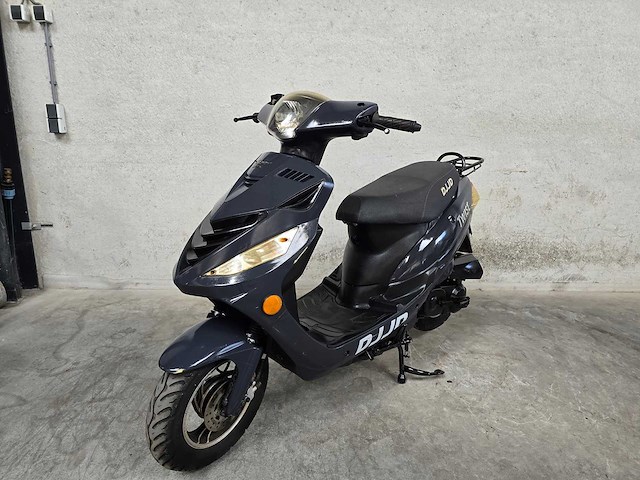 Djjd - bromscooter - twist - 4t 45km uitvoering fgg43b - afbeelding 3 van  7