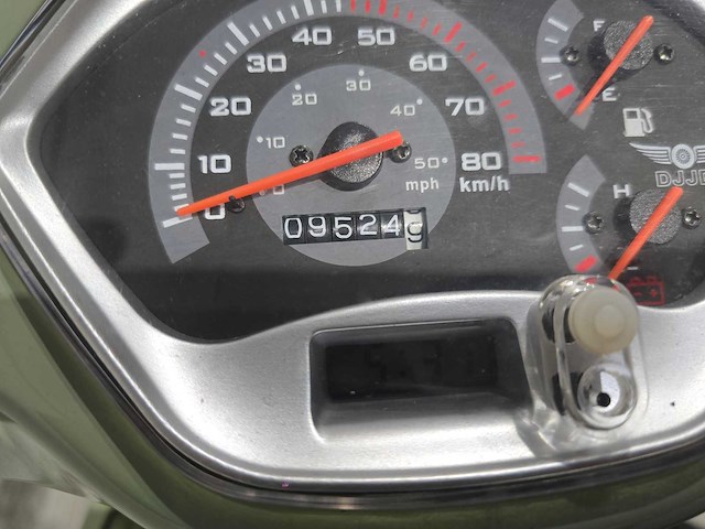 Djjd - snorscooter - cashmere - 4t 25km uitvoering drn18r - afbeelding 9 van  9
