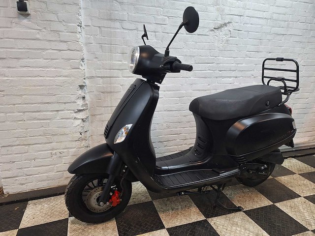 Djjd cashmere efi 45 km bromscooter 4takt - afbeelding 2 van  7