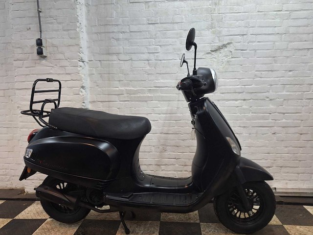 Djjd cashmere efi 45 km bromscooter 4takt - afbeelding 6 van  7