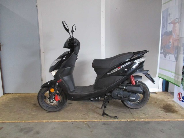 Djjd injectie - bromscooter - valetta (wy50qt-111) - scooter - afbeelding 1 van  11