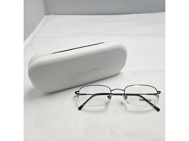 Dkny bril met marc jacobs case - afbeelding 1 van  7