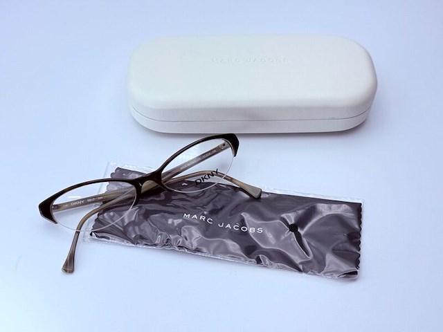 Dkny bril met marc jacobs case - afbeelding 4 van  10
