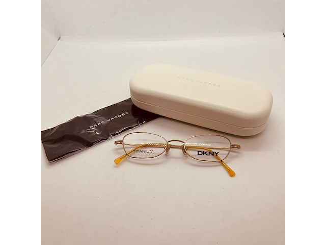 Dkny bril met marc jacobs case - afbeelding 1 van  9