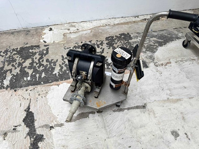 Dl25-tl - diaphragm pump on trolly - afbeelding 1 van  4