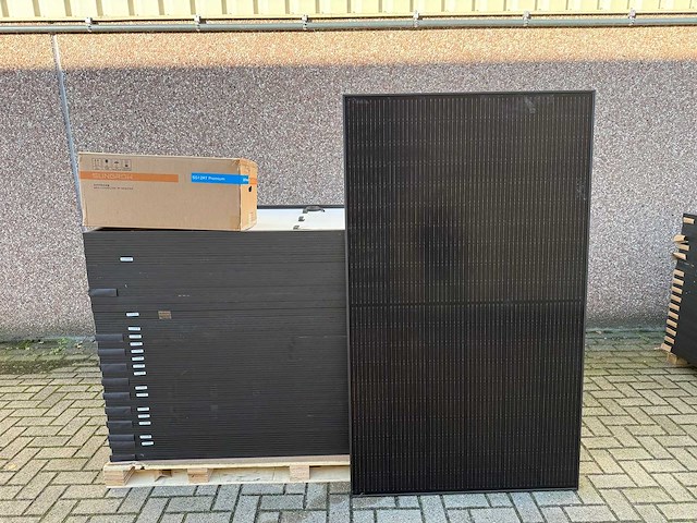 Dmegc - set van 32 zonnepanelen (455 wp) - sungrow 12k omvormer - afbeelding 1 van  9