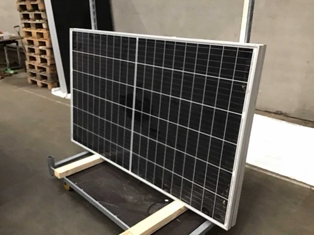 Dmegc 335 sw zonnepanelen (2x) - afbeelding 1 van  2