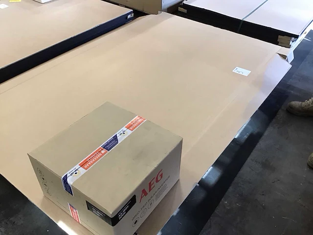 Dmegc 450 4 zonnepanelen en 1 aeg omvormer - afbeelding 1 van  4