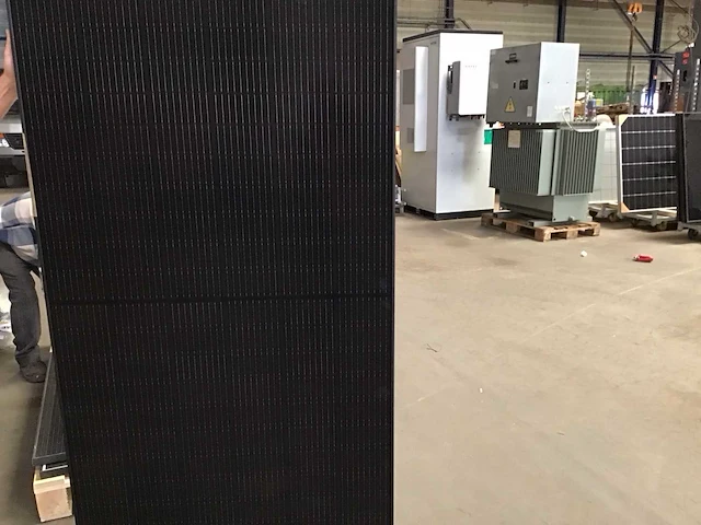 Dmegc taylor 375 iq 7+ zonnepaneel - afbeelding 1 van  2