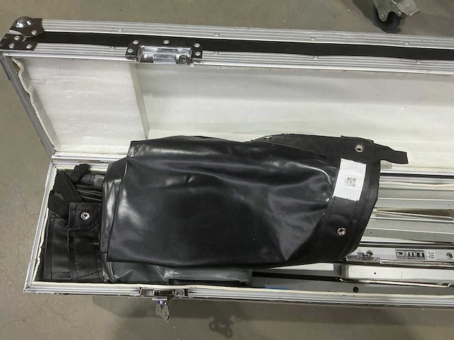 Dmt - projectiescherm 203x152cm opzicht en doorzicht - afbeelding 2 van  5