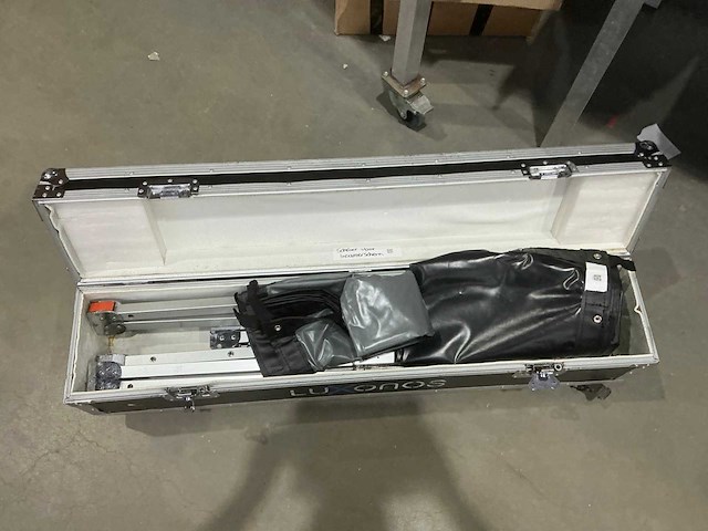 Dmt - projectiescherm 203x152cm opzicht en doorzicht - afbeelding 4 van  5