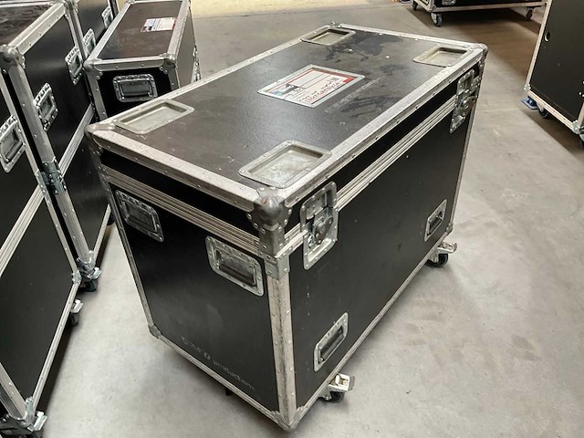 Dmt p3.9 outdoor led-screen systeem - afbeelding 8 van  21